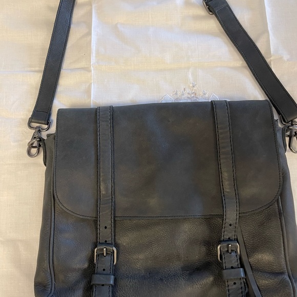 ROOTS satchel—pristine used condition - Picture 3 of 6